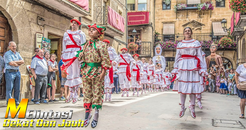 Festival Musim Panas Albania Tradisi yang Unik